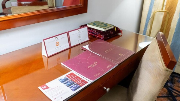 Compact desk and workspace at Al Safwah Hotel 3.