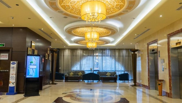 Lobby seating near reception at Al Safwah Hotel Third Tower 3.